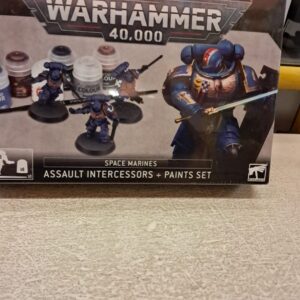 Warhammer 40,000: Space Marines Assault Intercessors + Paints & Brush Set