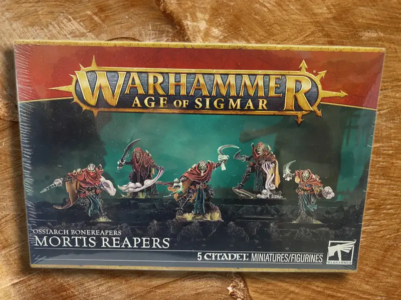 Ossiarch Bonereapers: Morghast Harbingers / Archai – Miniature Set